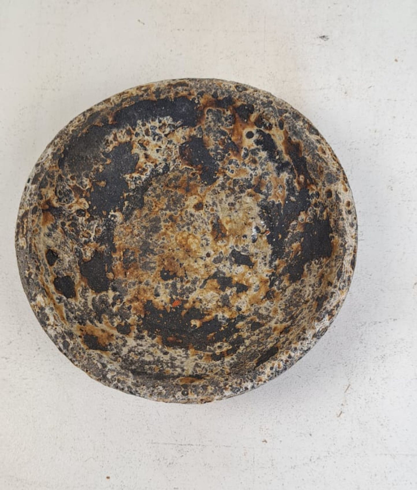 Aged Stone Bowl with 3 Feet - Rough Surface, 17cm Diameter, 5cm High - Rustic Decorative Catch-All, Vintage Home Decor. Unique stone bowl