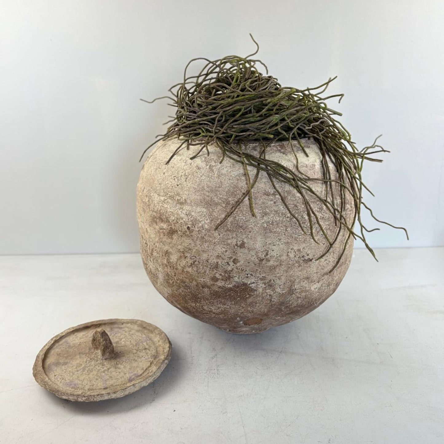 Large Vintage Rustic Lidded Pot Vase - Kaschmir, India