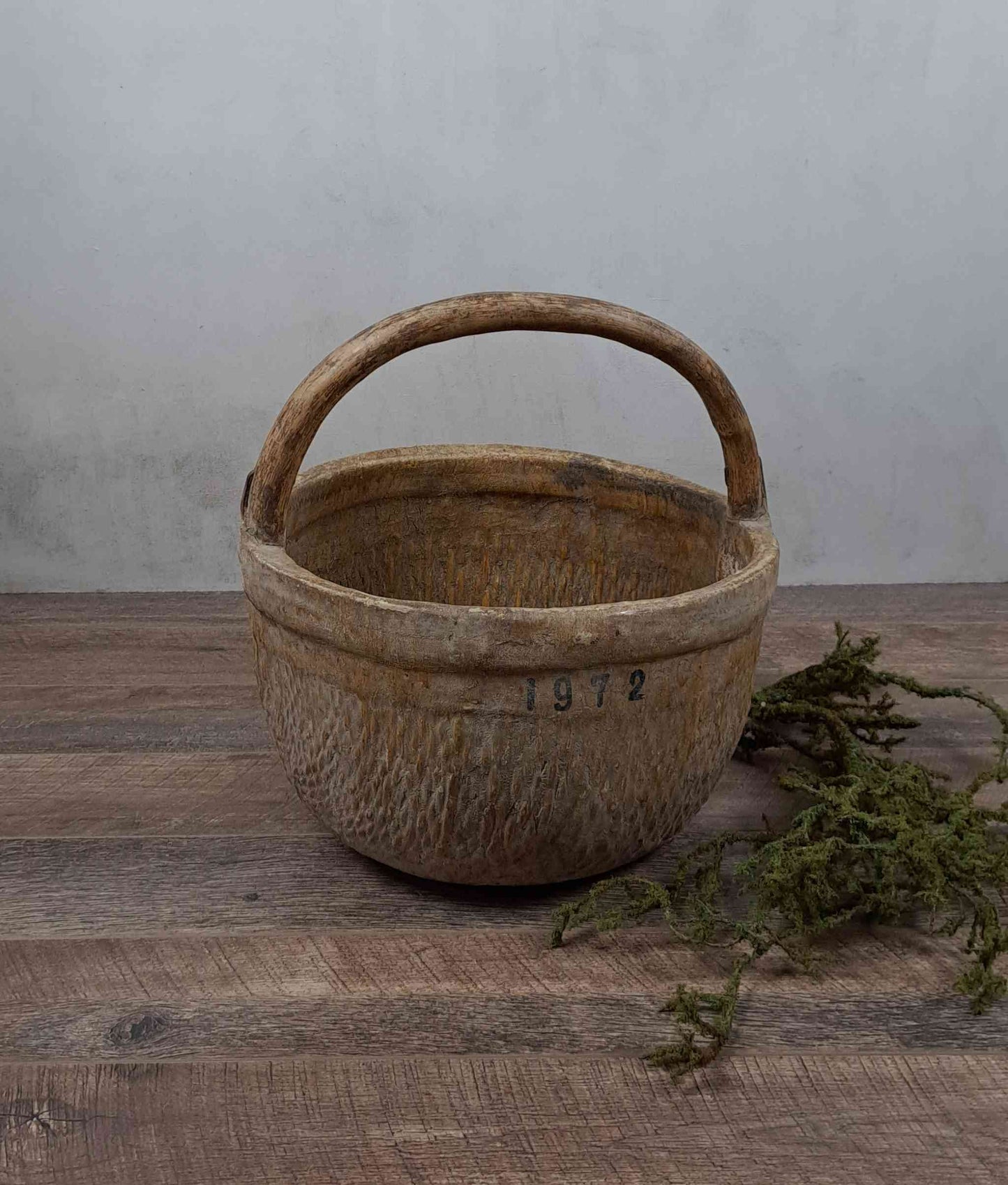 Vintage chinesischer runder Korb mit Griff