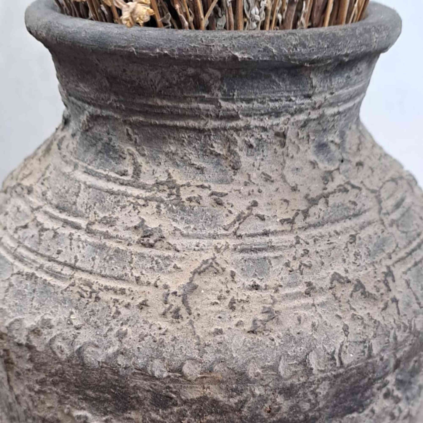 Ton Vase mit Deckel aus Nepal - Groß