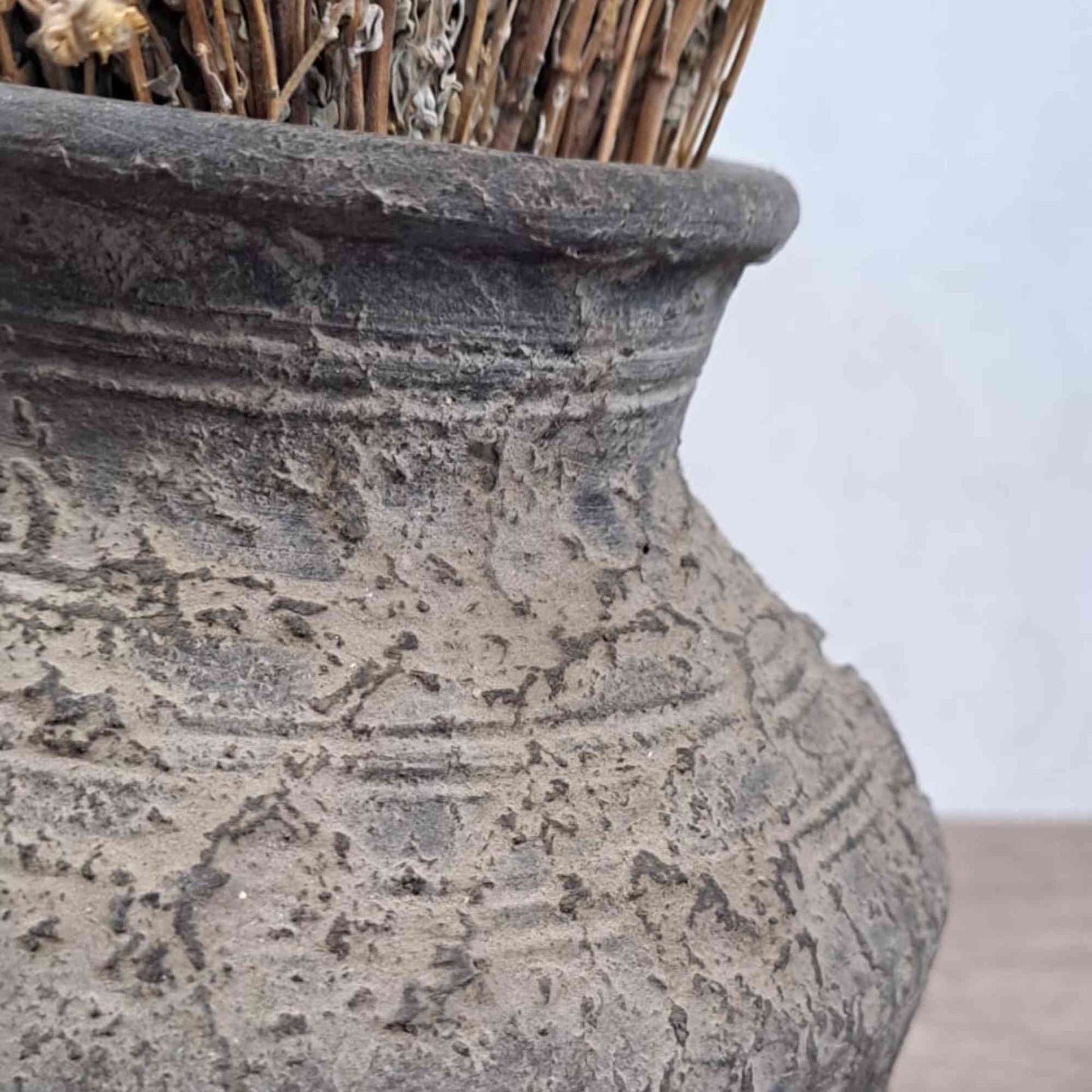 Ton Vase mit Deckel aus Nepal - Groß