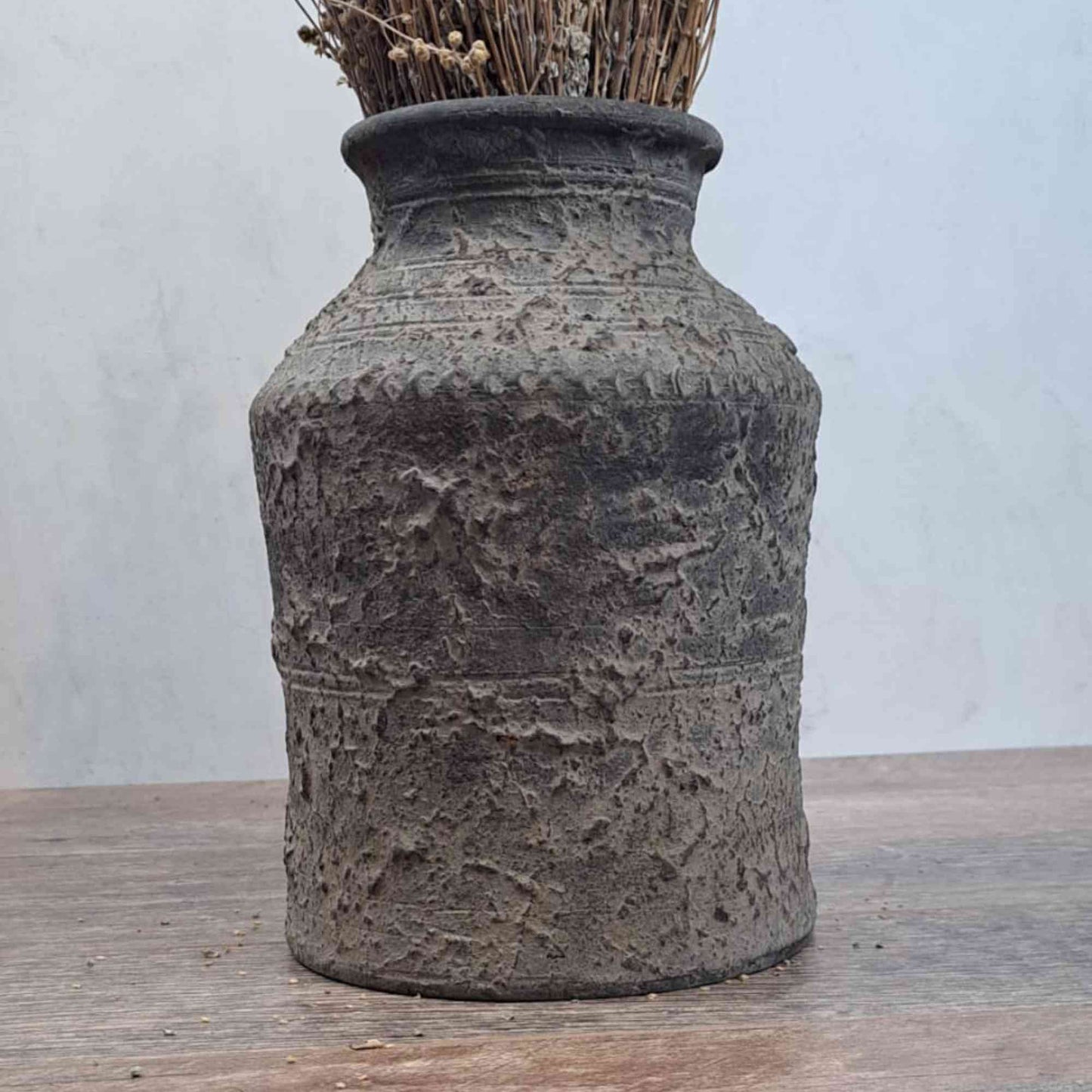 Ton Vase mit Deckel aus Nepal - Groß