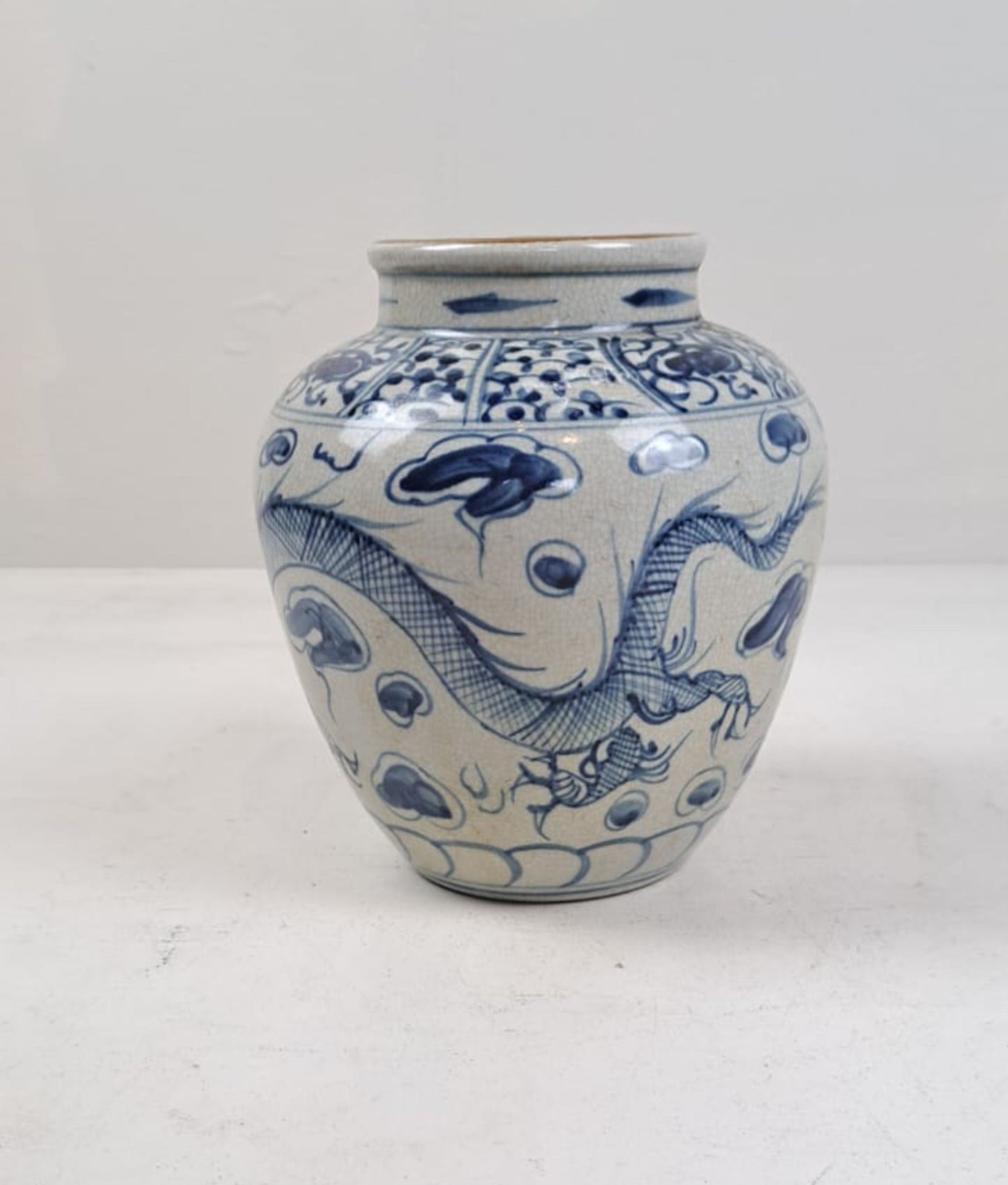 Antique Blue & White Chinese Ginger Jar - Handcrafted Porcelain Tea Leaf Vase, Unique Home Decor, 20x20cm, Traditional Craftsmanship