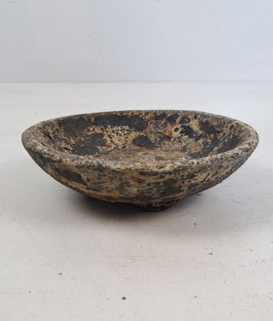 Aged Stone Bowl with 3 Feet - Rough Surface, 17cm Diameter, 5cm High - Rustic Decorative Catch-All, Vintage Home Decor. Unique stone bowl