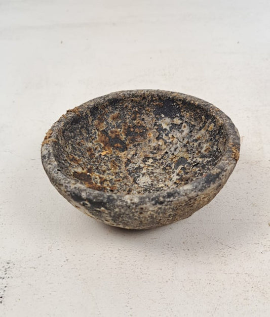 Aged Stone Bowl with 3 Feet - Rough Surface, 12cm Diameter, 5cm High - Rustic Decorative Catch-All, Vintage Home Decor. Unique stone bowl