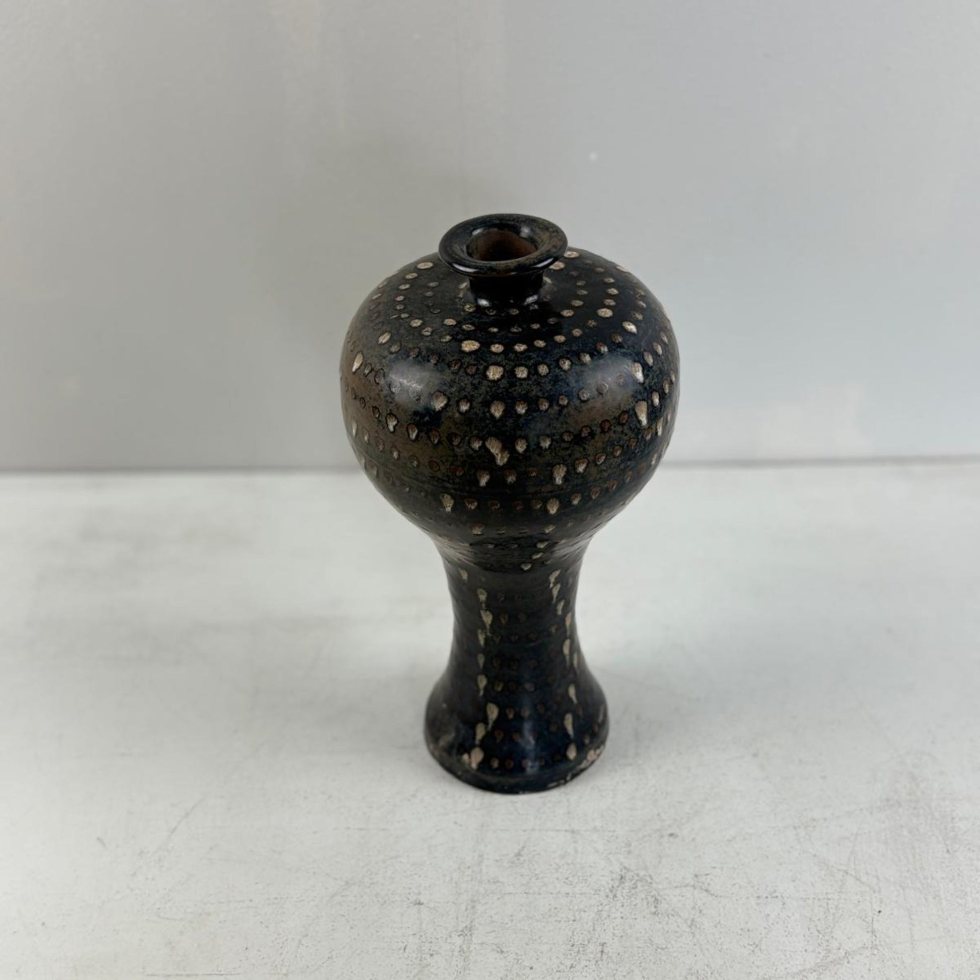 Vintage Chinese Curved Top Contemporary Ceramic Vase - 21st Century