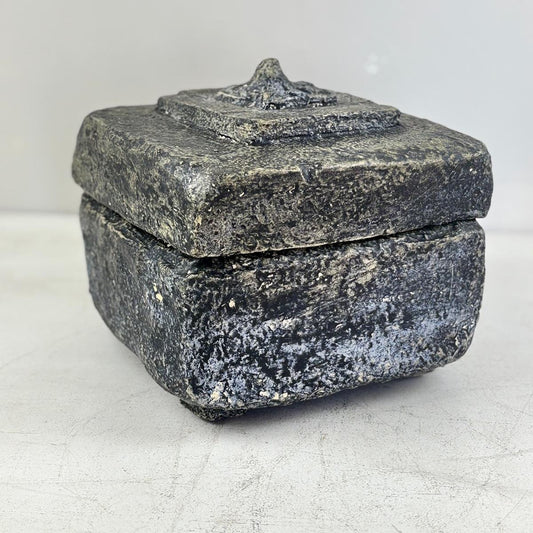 Vintage Indian Paper Maché Medium Decorative Lidded Box - Kashmir, India